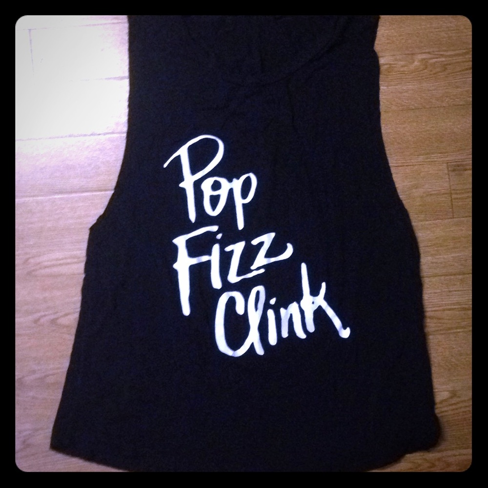 Long sleeveless shirt